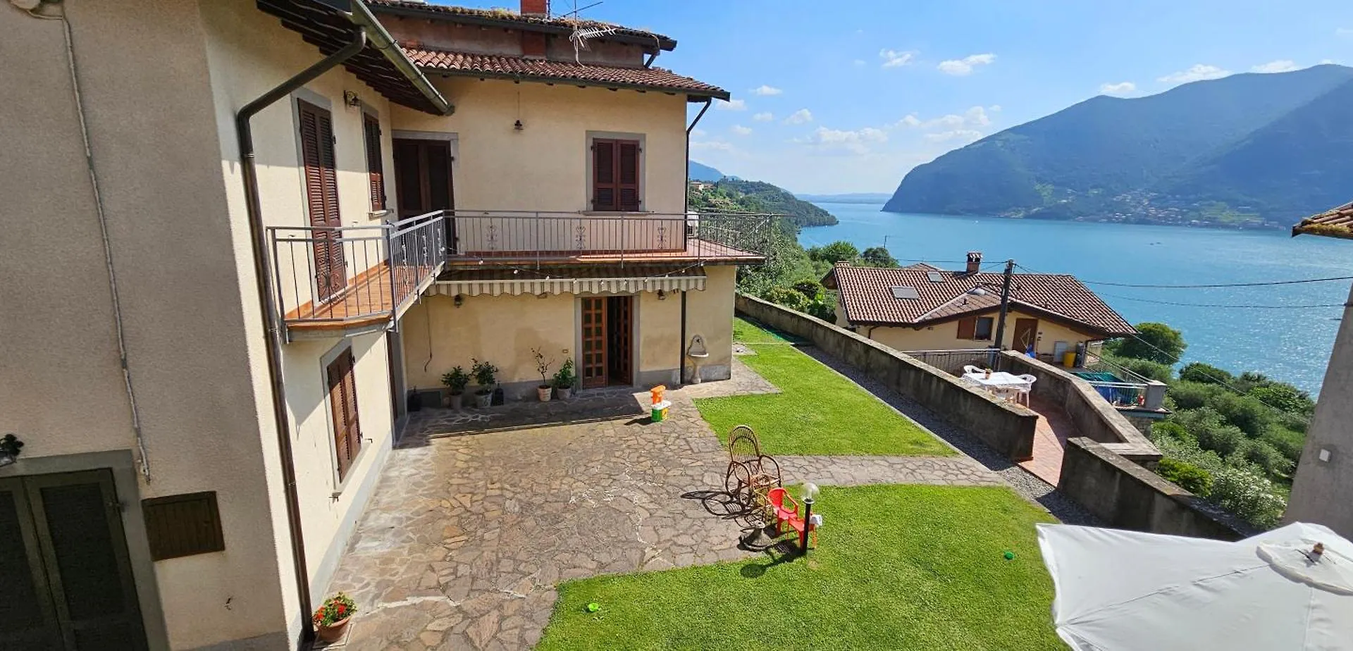 La Casa Dell'Uva Βίλα Monte Isola 0*,  Ιταλία